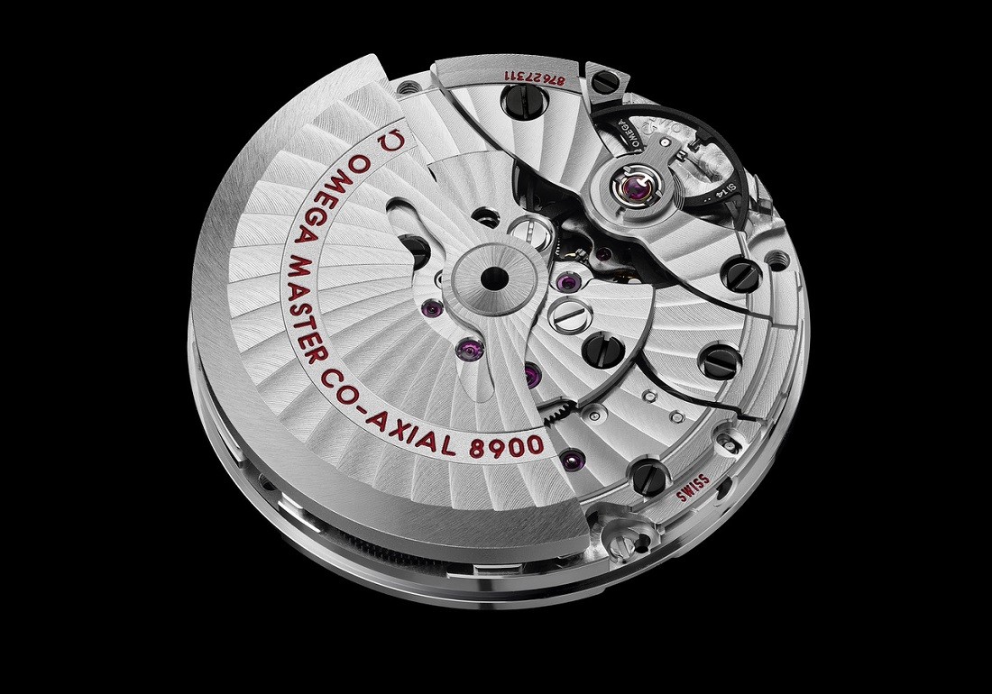 高精度時計の象徴である「コンステレーション」を守る自動巻きキャリバーCal.8900。※18Kセドナゴールドのモデルのみ、Cal.8901が搭載される。